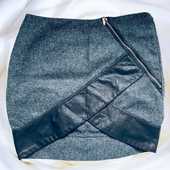 Grey Wool Mini Skirt - High Low Mock Wrap - Very J - SZ S NWT - Picture 1 of 11